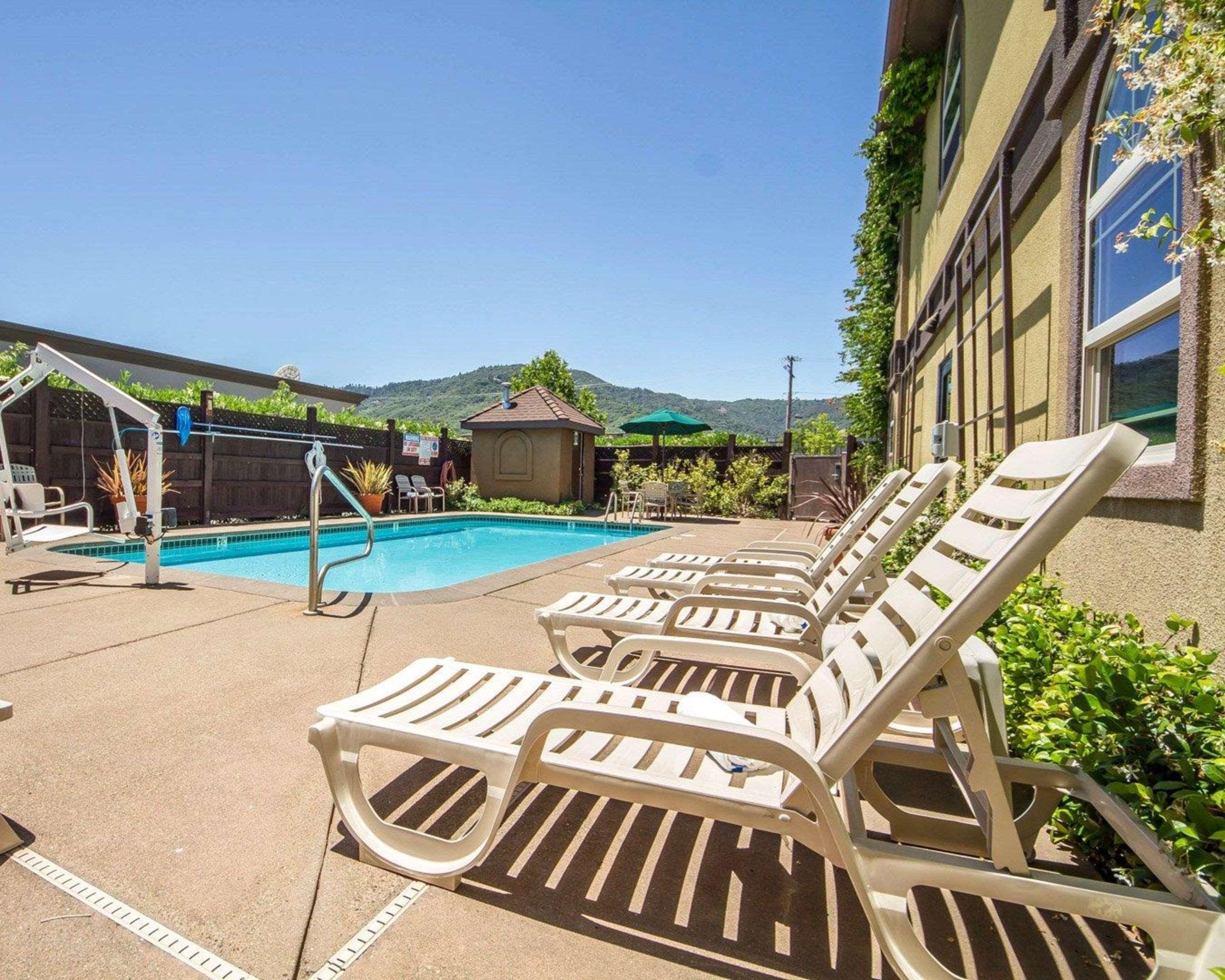 Comfort Inn & Suites Ukiah Mendocino County Exterior foto